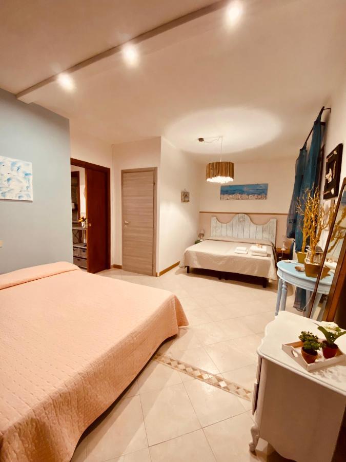 B&B Le Quattro Stagioni La Maddalena  Bagian luar foto